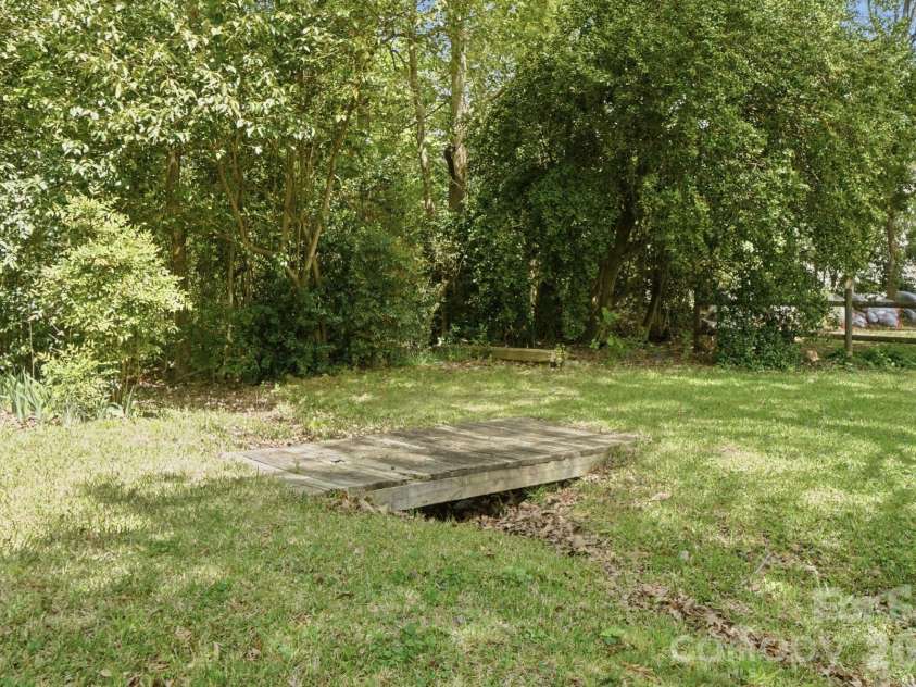 4728 Grasset Avenue, Charlotte, NC 28269.  MLS# CAR4364965, YatesRealty ID 9892. 