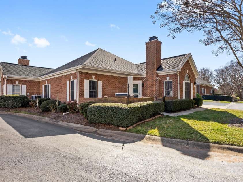 8328 Highland Glen Drive, Charlotte, NC 28269.  MLS# CAR4230857, YatesRealty ID 9892. 