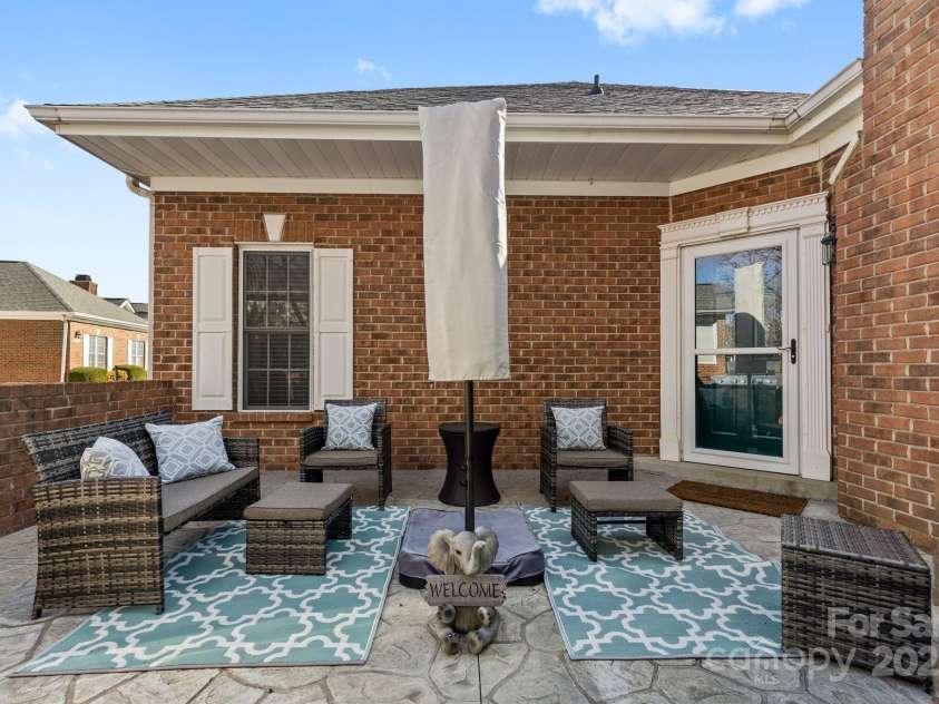 8328 Highland Glen Drive, Charlotte, NC 28269.  MLS# CAR4230857, YatesRealty ID 9892. 