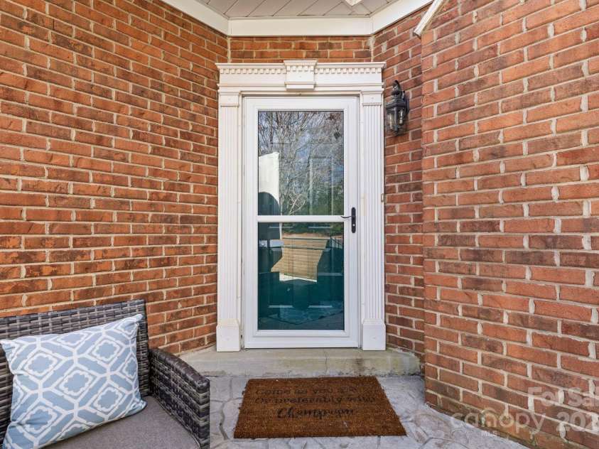 8328 Highland Glen Drive, Charlotte, NC 28269.  MLS# CAR4230857, YatesRealty ID 9892. 