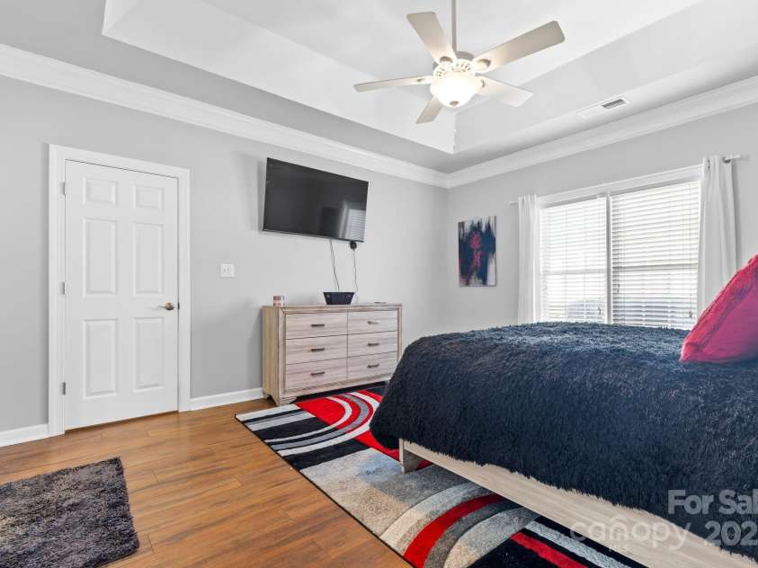 8328 Highland Glen Drive, Charlotte, NC 28269.  MLS# CAR4230857, YatesRealty ID 9892. 