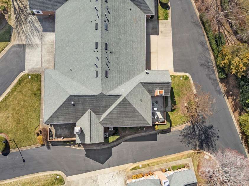 8328 Highland Glen Drive, Charlotte, NC 28269.  MLS# CAR4230857, YatesRealty ID 9892. 