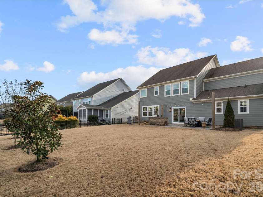 11916 Westbranch Parkway, Davidson, NC 28036.  MLS# CAR4360984, YatesRealty ID 9893. 