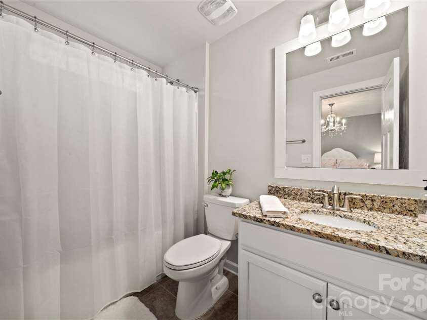 11916 Westbranch Parkway, Davidson, NC 28036.  MLS# CAR4360984, YatesRealty ID 9893. En-suite bath