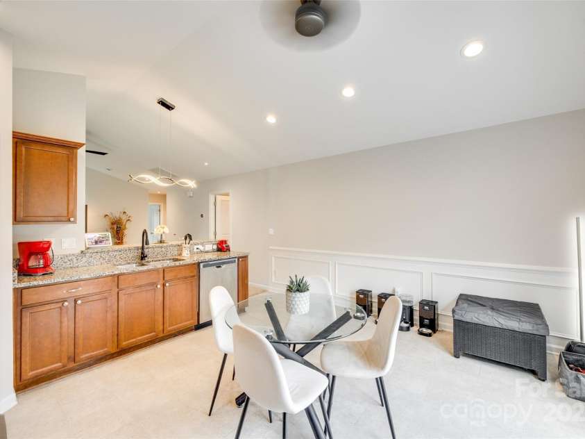 2810 Berry Creek Road, Charlotte, NC 28214.  MLS# CAR4250765, YatesRealty ID 9893. 