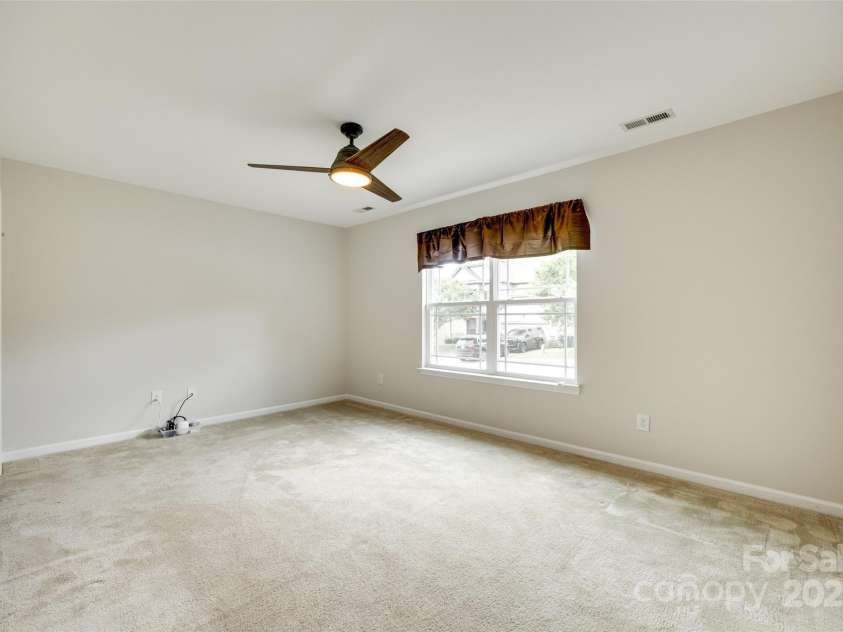 2810 Berry Creek Road, Charlotte, NC 28214.  MLS# CAR4250765, YatesRealty ID 9893. 