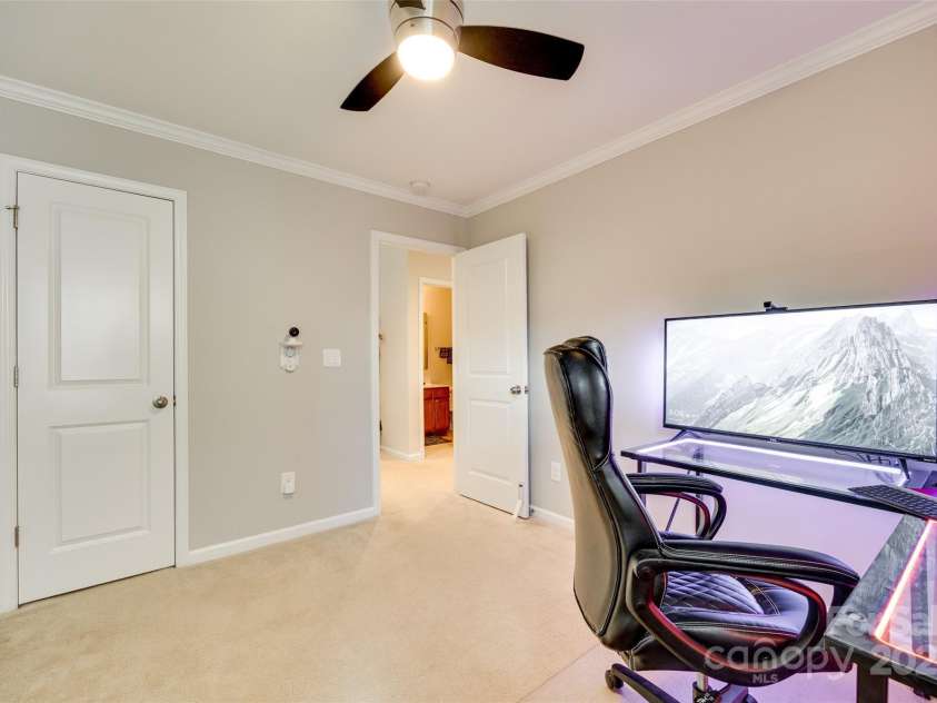 2810 Berry Creek Road, Charlotte, NC 28214.  MLS# CAR4250765, YatesRealty ID 9893. 