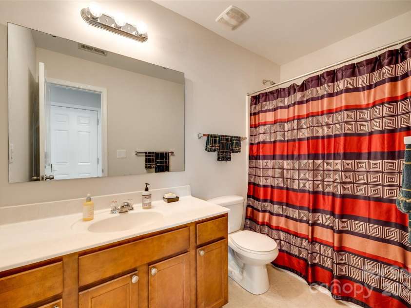 2810 Berry Creek Road, Charlotte, NC 28214.  MLS# CAR4250765, YatesRealty ID 9893. 