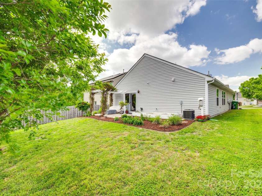 2810 Berry Creek Road, Charlotte, NC 28214.  MLS# CAR4250765, YatesRealty ID 9893. 