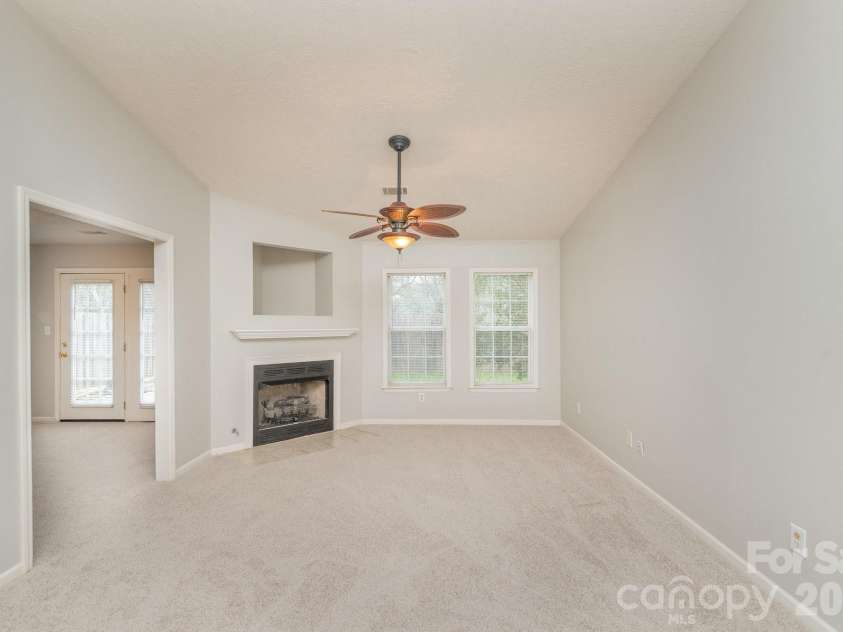 215 Middlebury Lane, Aiken, SC 29803.  MLS# CAR4355095, YatesRealty ID 9894. 