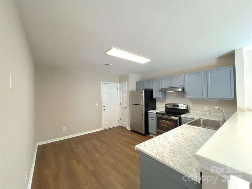 7147 Henderson Valley Lane, Charlotte, NC 28269.  MLS# CAR4242009, YatesRealty ID 9894. 