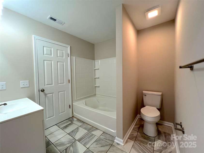 7147 Henderson Valley Lane, Charlotte, NC 28269.  MLS# CAR4242009, YatesRealty ID 9894. 