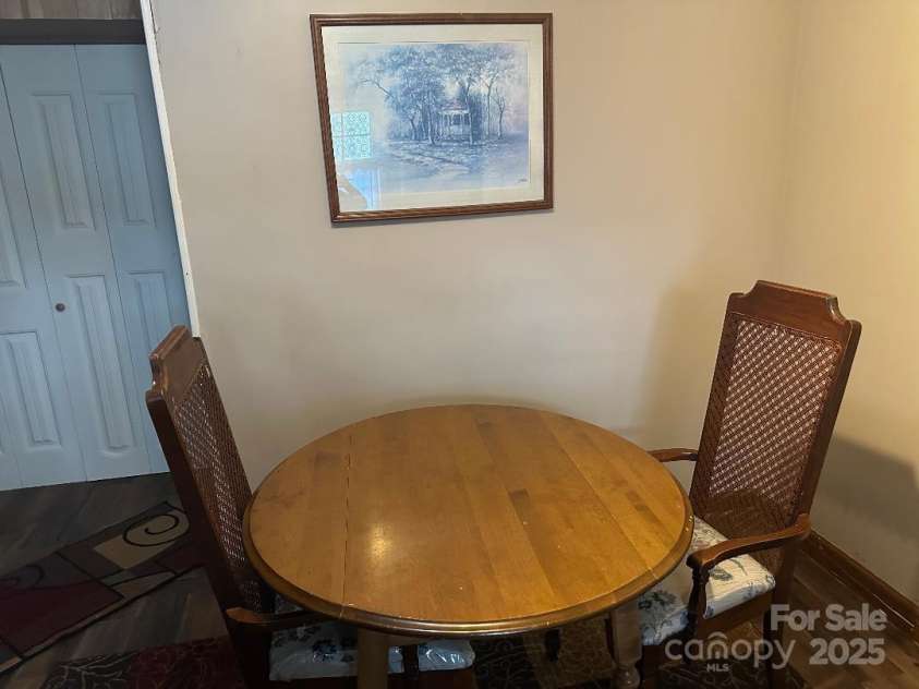 410 Yadkin Street, Salisbury, NC 28146.  MLS# CAR4231670, YatesRealty ID 9895. GUEST QUARTERS DINING AREA