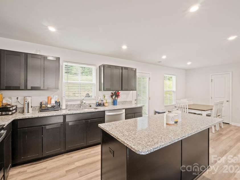 707 Pointe Andrews Drive, Concord, NC 28025.  MLS# CAR4280362, YatesRealty ID 9895. Open Floorplan