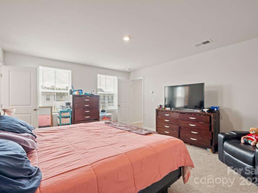 707 Pointe Andrews Drive, Concord, NC 28025.  MLS# CAR4280362, YatesRealty ID 9895. Primary Bedroom