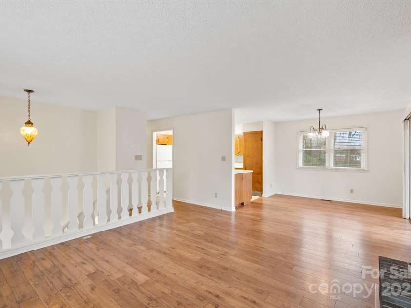 25 Pisgah Shadows Way, Hendersonville, NC 28739.  MLS# CAR4206550, YatesRealty ID 9897. 