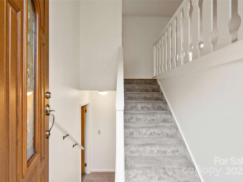 25 Pisgah Shadows Way, Hendersonville, NC 28739.  MLS# CAR4206550, YatesRealty ID 9897. 