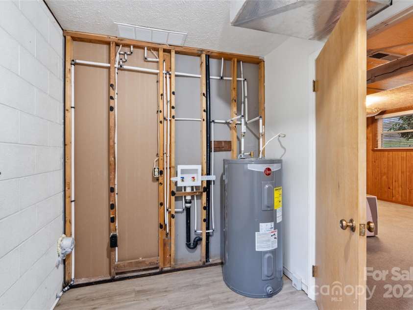 25 Pisgah Shadows Way, Hendersonville, NC 28739.  MLS# CAR4206550, YatesRealty ID 9897. Mechanical Room