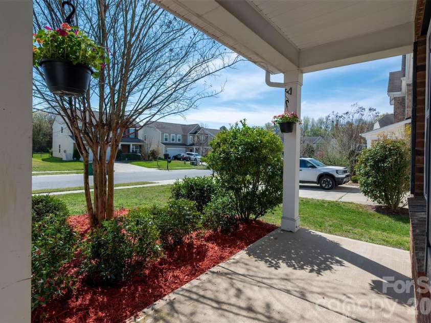 5016 Riverdale Drive, Charlotte, NC 28273.  MLS# CAR4355995, YatesRealty ID 9897. 