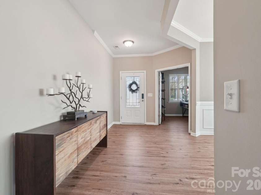 5016 Riverdale Drive, Charlotte, NC 28273.  MLS# CAR4355995, YatesRealty ID 9897. 