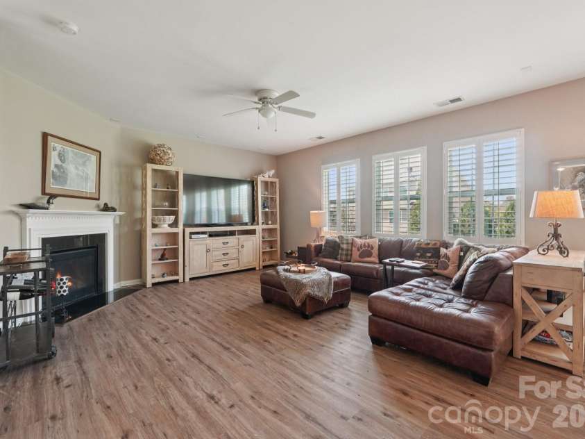 5016 Riverdale Drive, Charlotte, NC 28273.  MLS# CAR4355995, YatesRealty ID 9897. 