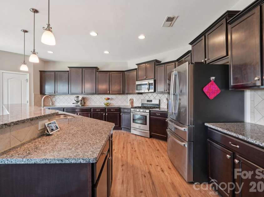 5016 Riverdale Drive, Charlotte, NC 28273.  MLS# CAR4355995, YatesRealty ID 9897. 