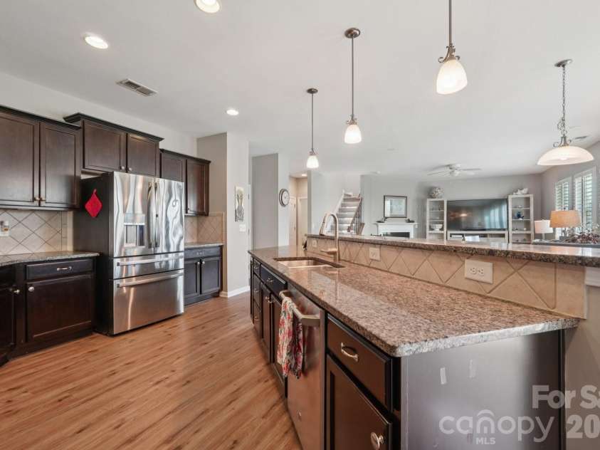 5016 Riverdale Drive, Charlotte, NC 28273.  MLS# CAR4355995, YatesRealty ID 9897. 