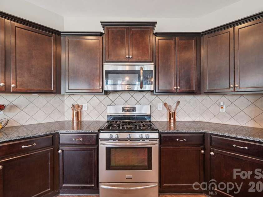 5016 Riverdale Drive, Charlotte, NC 28273.  MLS# CAR4355995, YatesRealty ID 9897. 