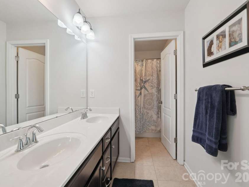 5016 Riverdale Drive, Charlotte, NC 28273.  MLS# CAR4355995, YatesRealty ID 9897. 