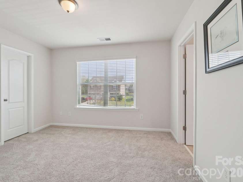 5016 Riverdale Drive, Charlotte, NC 28273.  MLS# CAR4355995, YatesRealty ID 9897. 
