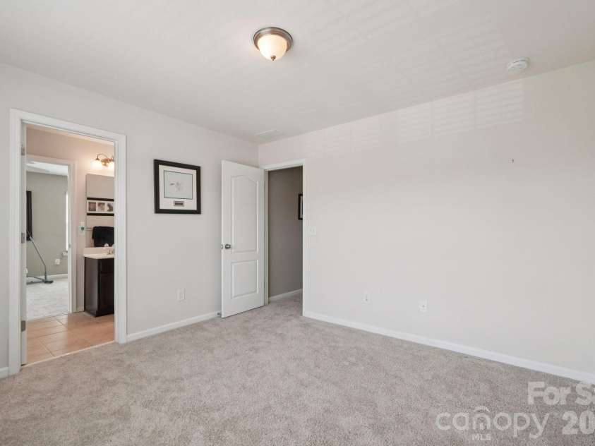 5016 Riverdale Drive, Charlotte, NC 28273.  MLS# CAR4355995, YatesRealty ID 9897. 