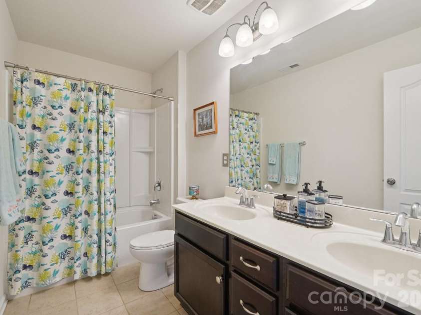 5016 Riverdale Drive, Charlotte, NC 28273.  MLS# CAR4355995, YatesRealty ID 9897. 