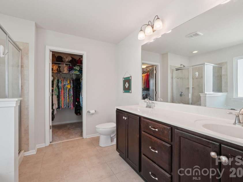 5016 Riverdale Drive, Charlotte, NC 28273.  MLS# CAR4355995, YatesRealty ID 9897. 