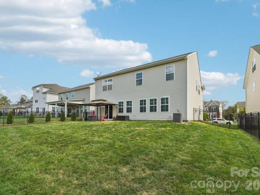 5016 Riverdale Drive, Charlotte, NC 28273.  MLS# CAR4355995, YatesRealty ID 9897. 