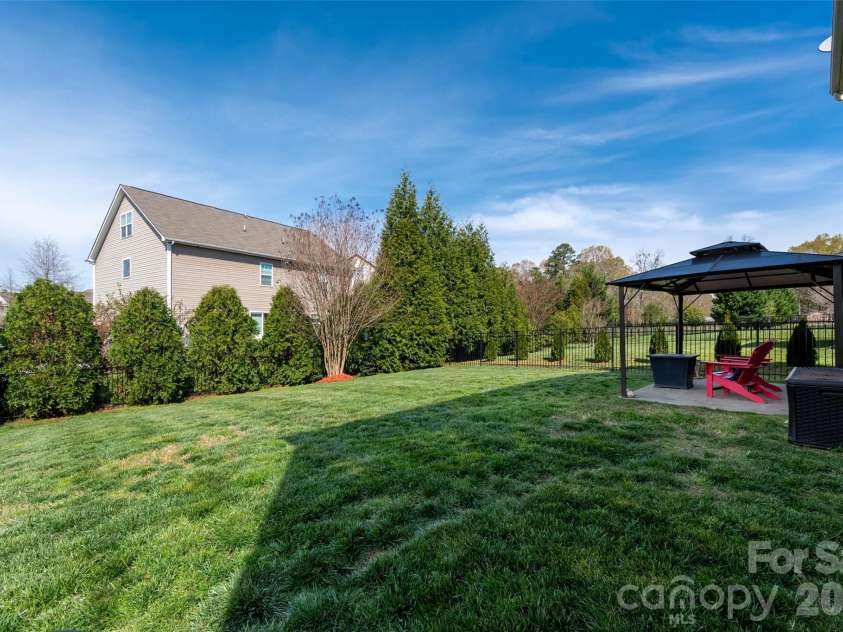 5016 Riverdale Drive, Charlotte, NC 28273.  MLS# CAR4355995, YatesRealty ID 9897. 