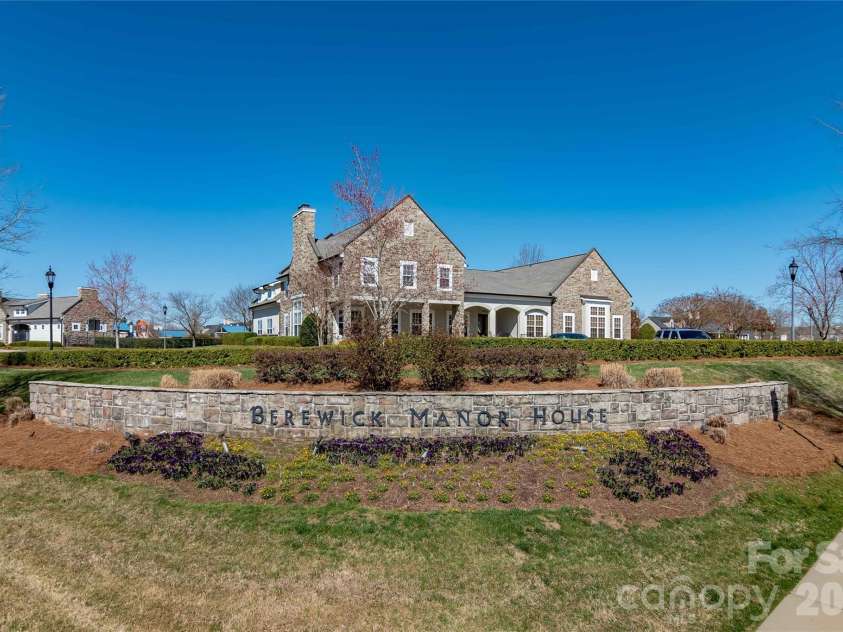 5016 Riverdale Drive, Charlotte, NC 28273.  MLS# CAR4355995, YatesRealty ID 9897. 
