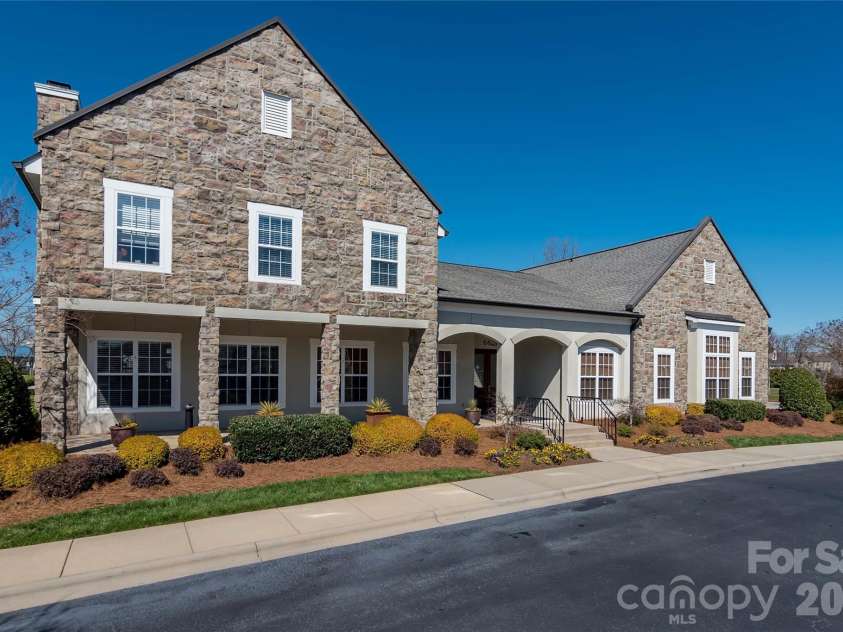 5016 Riverdale Drive, Charlotte, NC 28273.  MLS# CAR4355995, YatesRealty ID 9897. 