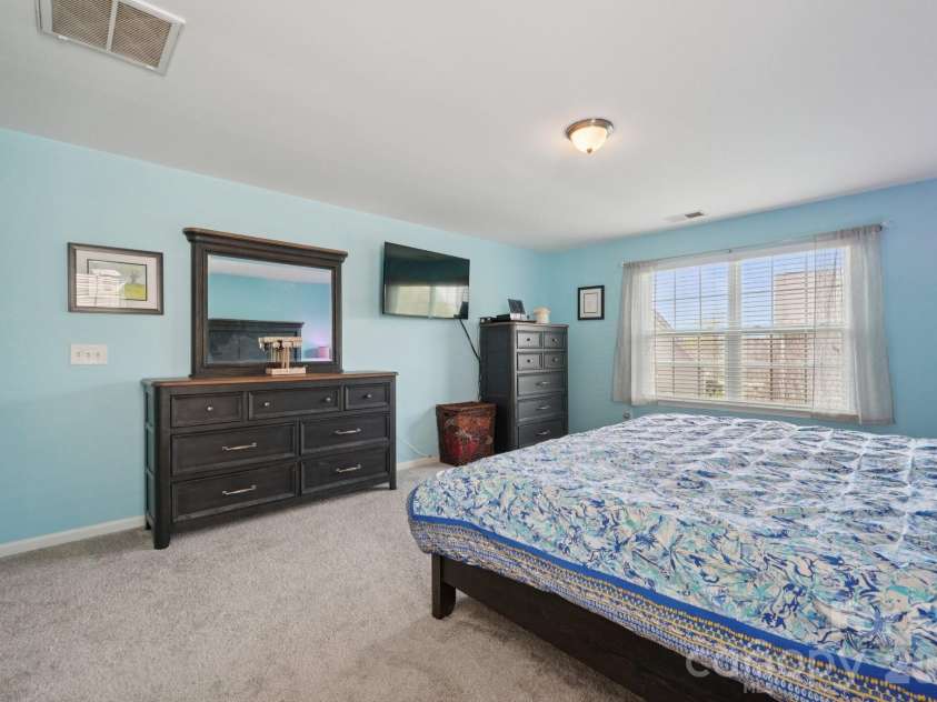 5016 Riverdale Drive, Charlotte, NC 28273.  MLS# CAR4355995, YatesRealty ID 9897. 