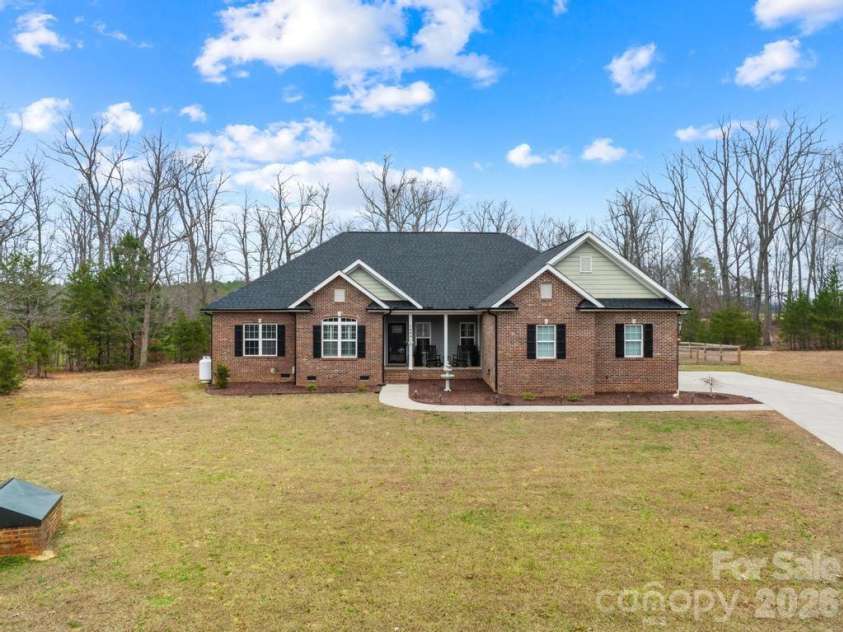 1468 Kinks Lane, Maiden, NC 28650.  MLS# CAR4353938, YatesRealty ID 9898. 