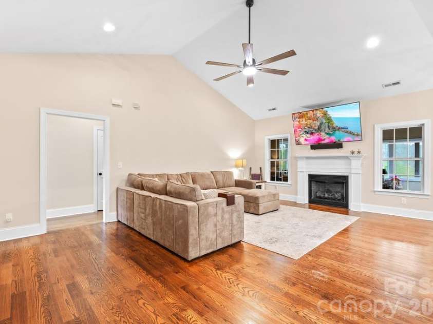 1468 Kinks Lane, Maiden, NC 28650.  MLS# CAR4353938, YatesRealty ID 9898. 