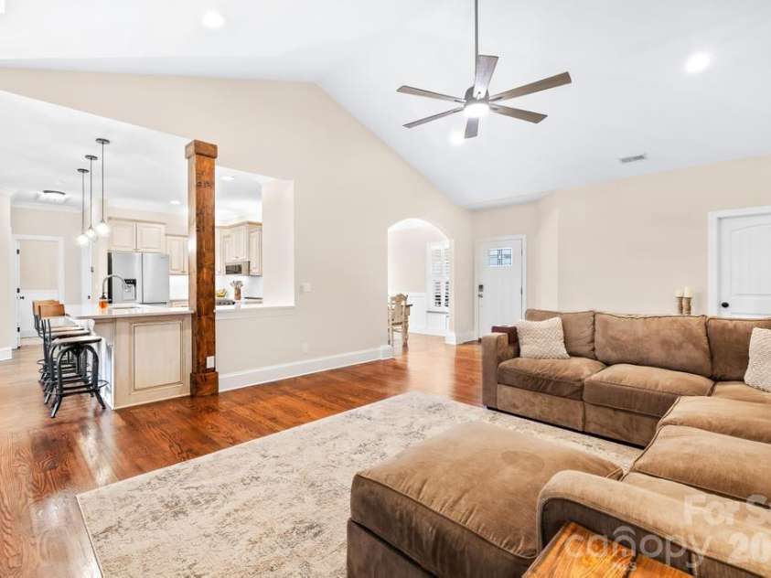1468 Kinks Lane, Maiden, NC 28650.  MLS# CAR4353938, YatesRealty ID 9898. 