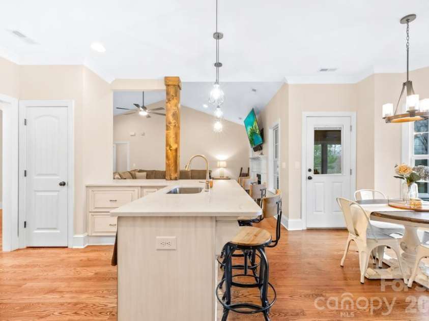 1468 Kinks Lane, Maiden, NC 28650.  MLS# CAR4353938, YatesRealty ID 9898. 