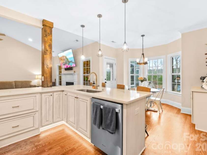 1468 Kinks Lane, Maiden, NC 28650.  MLS# CAR4353938, YatesRealty ID 9898. 