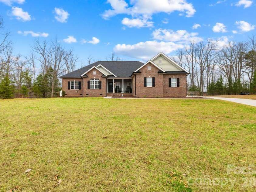 1468 Kinks Lane, Maiden, NC 28650.  MLS# CAR4353938, YatesRealty ID 9898. 