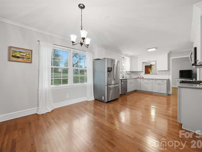 35 32nd Avenue, Hickory, NC 28601.  MLS# CAR4365663, YatesRealty ID 9899. 