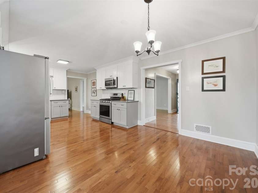 35 32nd Avenue, Hickory, NC 28601.  MLS# CAR4365663, YatesRealty ID 9899. 