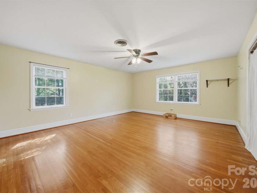 35 32nd Avenue, Hickory, NC 28601.  MLS# CAR4365663, YatesRealty ID 9899. 