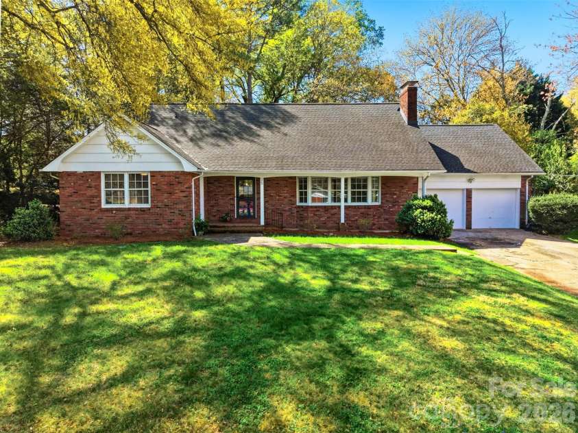 35 32nd Avenue, Hickory, NC 28601.  MLS# CAR4365663, YatesRealty ID 9899. 