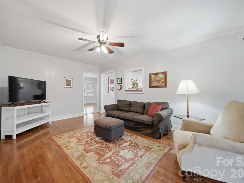 35 32nd Avenue, Hickory, NC 28601.  MLS# CAR4365663, YatesRealty ID 9899. Den