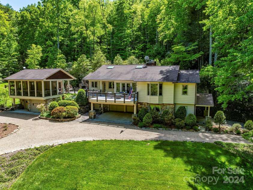 1213 Bull Pen Road, Cashiers, NC 28717.  MLS# CAR4140800, YatesRealty ID 99. 